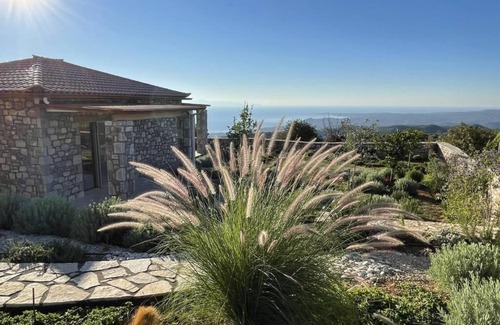 Likissa Villa | Stonevillas and Seaview Garden Marion