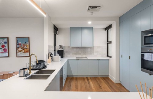 New Farm Wohnung | Story Bridge & Riverview | 2 Carparks | Modern Apt