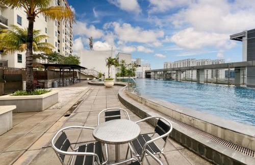 East Jakarta Wohnung | Strategic MTH Square Apt 1BR Pool & Gym