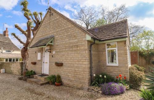 Cricklade Haus | Straw Cottage