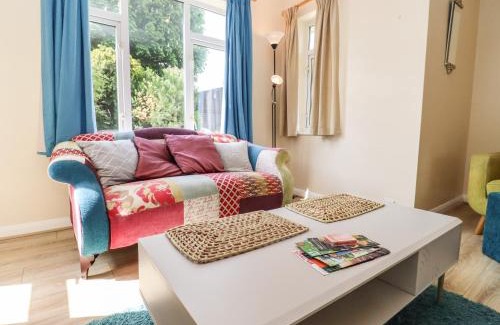 Cricklade Haus | Straw Cottage