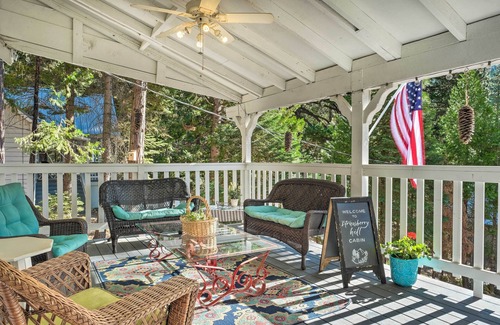 Strawberry Kabine | "Strawberry Hill Cabin" mit Feuergrube - In der Nähe des Flusses!