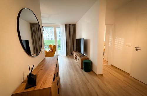 Trnava Wohnung | Streams Apartment with Garden and Free Parking