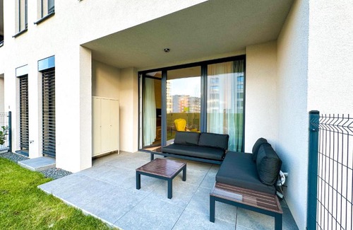 Trnava Wohnung | Streams Apartment with Garden and Free Parking