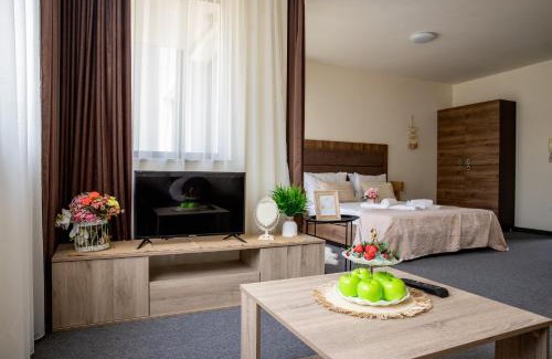 Saints Constantine and Helena Wohnung | Studio Suite with Balcony