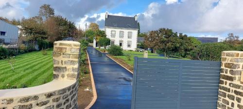 Pluguffan Wohnung | Studio à la Petite Boissière proximité des plages et de la gare SNCF