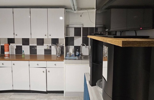 Orgelet Wohnung | Studio 1 Chambre, Cosy au Calme. Salle de Bains, WC Séparé et Grande Cuisine
