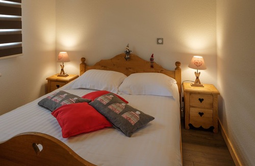 Mijoux Wohnung | TAV23-Studio-Eigenes Badezimmer-Strassenblick