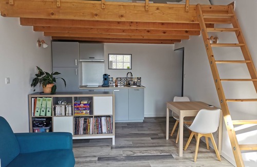 La Couronne Haus | Studio 2/4 persons near beaches with large garden