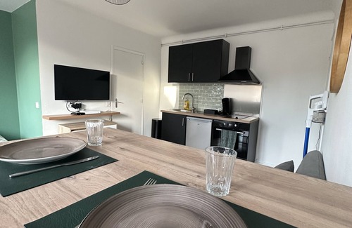 Maisons-Alfort Wohnung | Studio 25m2 Rénové Proche Métro - Parking Privé