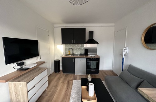 Maisons-Alfort Wohnung | Studio 25m2 Rénové Proche Métro - Parking Privé
