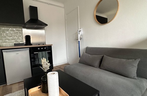Maisons-Alfort Wohnung | Studio 25m2 Rénové Proche Métro - Parking Privé