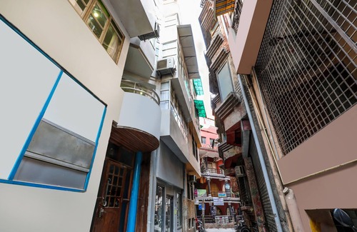 New Delhi Wohnung | Studio 37 with Juliet balcony