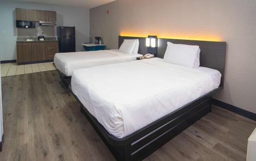 West Palm Beach Hotel | Studio 6-West Palm Beach, FL