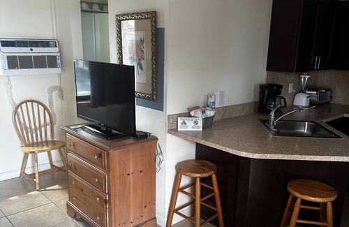 Deerfield Beach Resort | Studio Apartment- Steps from the beach!