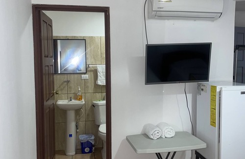 El Cerro Wohnung | Erstaunliche neue Eigentumswohnung in Manuel Antonio - Quepos