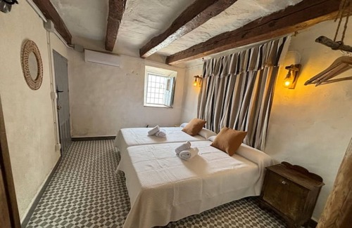 Iznatoraf Wohnung | Studio Apartment 'Alojamiento Alberquina' with Shared Garden, Wi-Fi and Air Conditioning