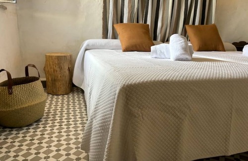 Iznatoraf Wohnung | Studio Apartment 'Alojamiento Alberquina' with Shared Garden, Wi-Fi and Air Conditioning