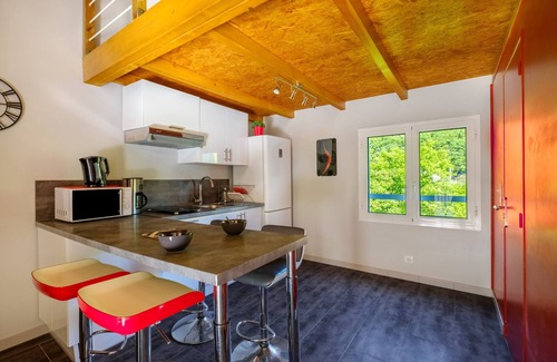 Bouyon Wohnung | Studio Apartment 'Entre Mer Et Montagne' with Mountain View