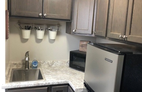 Coshocton Wohnung | (25)-Studio-Apartment-Eigenes Badezimmer-Stadtblick