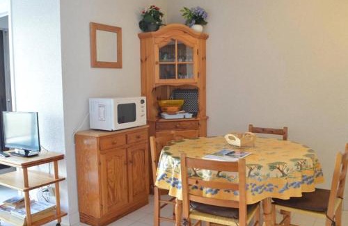 Frejus Plage Wohnung | Studio cabine bord de mer, 4 pers, terrasse, rés. calme - FR-1-226A-57