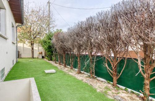 Les Stades Wohnung | Studio cosy - 35m2 - Paris -Disneyland - Rer A
