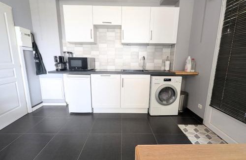 Echenevex Wohnung | Studio dans Villa avec Piscine