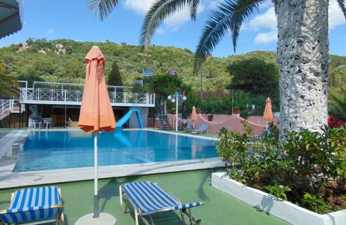 Vassilatika Wohnung | Studio für Selbstversorger, 4-5 Personen, mit Gemeinschaftspool, in der Nähe des QUALAND WATER PARK