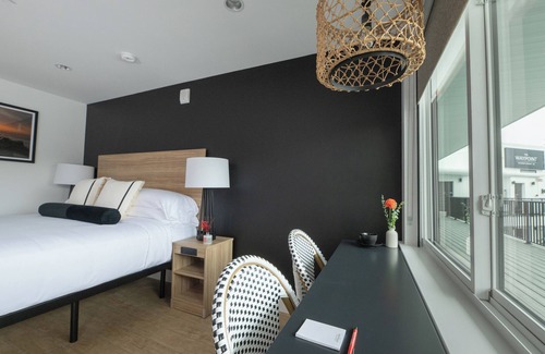 Rehoboth Beach Hotel | Studio King | The Waypoint | w/Free Breakfast Every Weekend & Free Parking