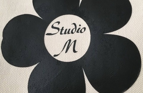 Pendleton Haus | Studio M easily walk to downtown Pendleton minutes from Noblesville and Fishers