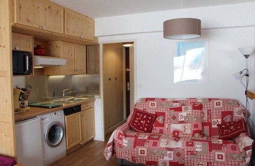 Lamoura Wohnung | Studio Atmosphäre der Berge, schöne Aussicht auf die hügelige bewaldete Bergrücken