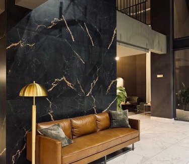 Leon Wohnung | Studio Near Poliforum and Downtown