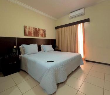 Macae Wohnung | Studio pé na areia, vista, internet e ar