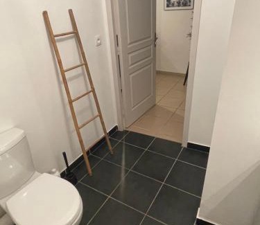 Dole Wohnung | Studio rénové au calme