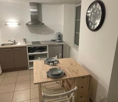 Dole Wohnung | Studio rénové au calme