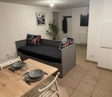 Dole Wohnung | Studio rénové au calme