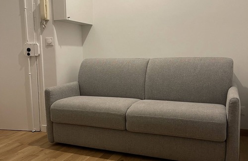 12th Arrondissement Wohnung | Studio (separate bedroom) refurbished