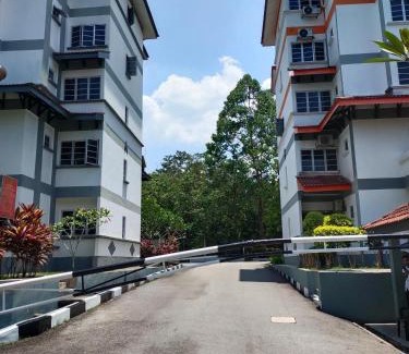Hulu Selangor Wohnung | Studio Unit, Seruni Service Apartment at Serendah Golf Resort, Serendah, Nearby Serendah KTM Komuter Station, Genting, Rawang, UMW HVM Park, Bukit Beruntung Resort