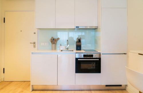Campanha Wohnung | Studio w/Balcony, Pool & Gym | Antas by Host Wise