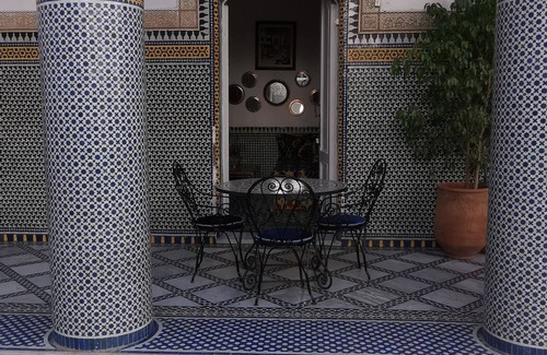 Layoun Wohnung | Studio with pool and parking in fes medina