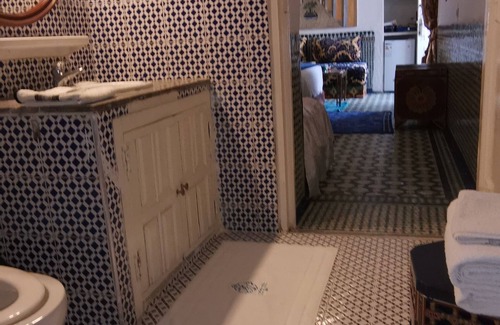 Layoun Wohnung | Studio with pool and parking in fes medina