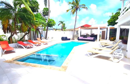 Bubali Wohnung | Studio mit Blick auf den Pool, nur wenige Minuten vom Eagle Beach auf Aruba entfernt!