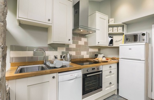 Halifax Hütte | Bleiben Sie in der Nähe von Gentleman Jack! Ein Häuschen aus dem Jahr 1650 mit Blick auf den Garten und das Moor