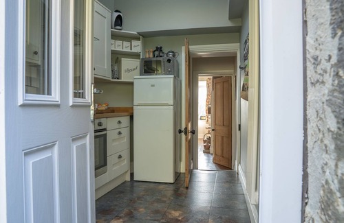 Halifax Hütte | Bleiben Sie in der Nähe von Gentleman Jack! Ein Häuschen aus dem Jahr 1650 mit Blick auf den Garten und das Moor