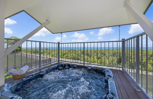 Bushland Beach Wohnung | Stunning 2 bedroom apartment with ocean views