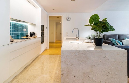 Encarnacao Wohnung | Stunning 2BDR Apartment in Chiado by LovelyStay