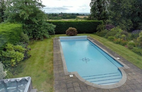 Warley Haus | Stunning 3 bed lodge on private estate