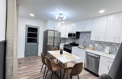 Coral Hills Bed & Breakfast | Stunning 3-bedroom stay on DC Edge