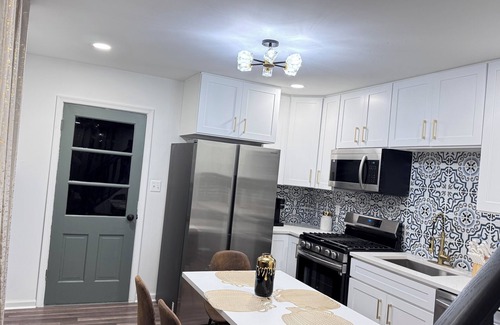 Coral Hills Bed & Breakfast | Stunning 3-bedroom stay on DC Edge