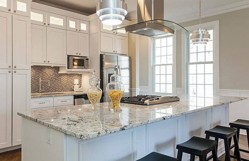 Irving Park Haus | Stunning 4-Bed 4-Bath Home - Prime Location OHare & Downtown <25-min, Free PRKNG